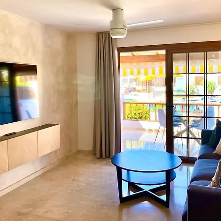 Stylish & Modern 1 Bedroom On Frontline Of Playa Del Duque アパート