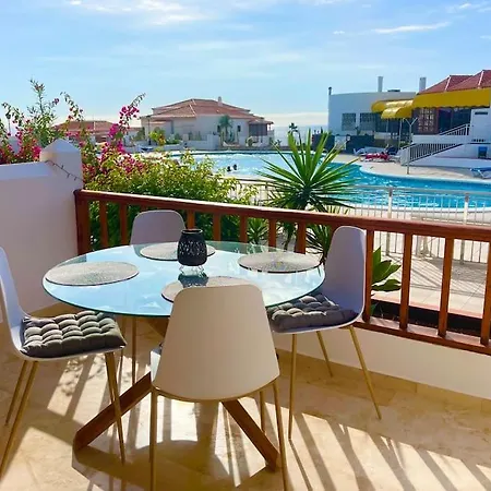 Stylish & Modern 1 Bedroom On Frontline Of Playa Del Duque アパート