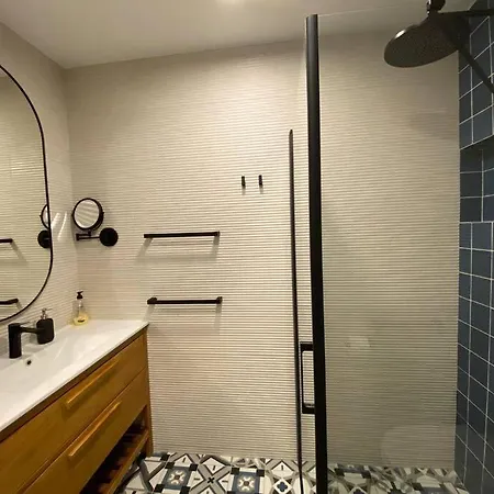 Stylish & Modern 1 Bedroom On Frontline Of Playa Del Duque アパート