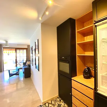 Stylish & Modern 1 Bedroom On Frontline Of Playa Del Duque * アデヘ