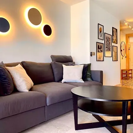 Stylish & Modern 1 Bedroom On Frontline Of Playa Del Duque Apartmán *