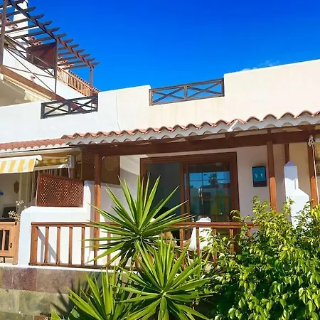 Stylish & Modern 1 Bedroom On Frontline Of Playa Del Duque Apartment *